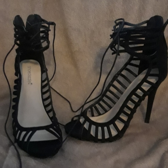 Shoe Dazzle Shoes - SOLD E - Shoe Dazzle Black Stiletto Shoes Size 9.5